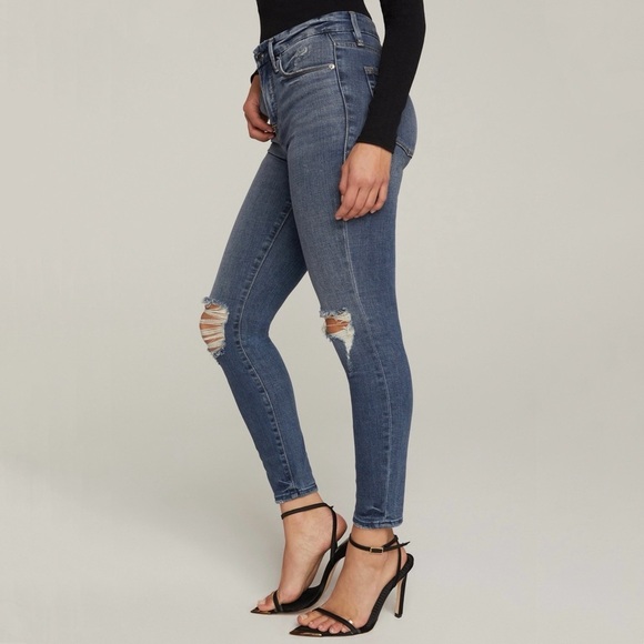 Good American Good Legs Crop Jeans, Light Wash‎ - Picture 10 of 10